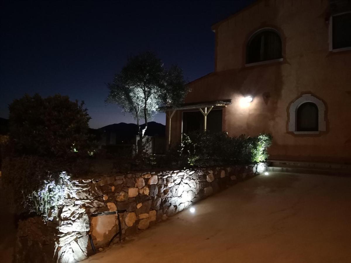 Bed and Breakfast A Lu Ponti Budoni Exterior foto
